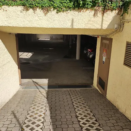 Corn Under: Eigentumswohnung Mit Aussenpool Apartamento Merano